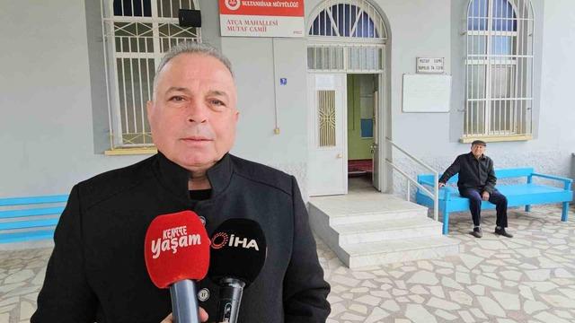 Camide tuvaleti kullandı, notla birlikte para bıraktı 4