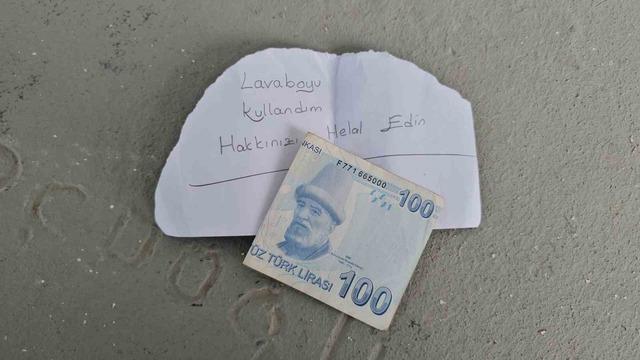 Camide tuvaleti kullandı, notla birlikte para bıraktı 2