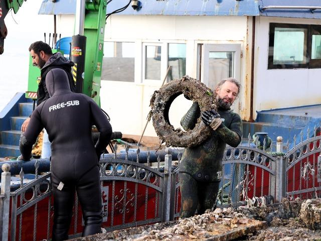 Eskihisar Sahili&rsquo;nde ekosistemi canlandıracak dip temizliği yapıldı