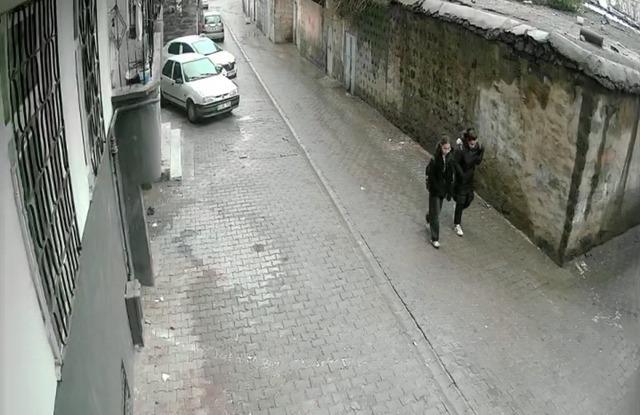 Siverek&rsquo;te duvar &ccedil;&ouml;kt&uuml;: 2 &ccedil;ocuk saniyelerle kurtuldu 3