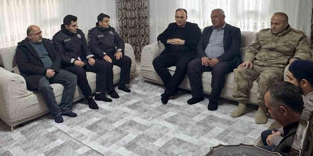 Deprem şehidi polis memuru Ali Torbacı, mezarı başında anıldı 1