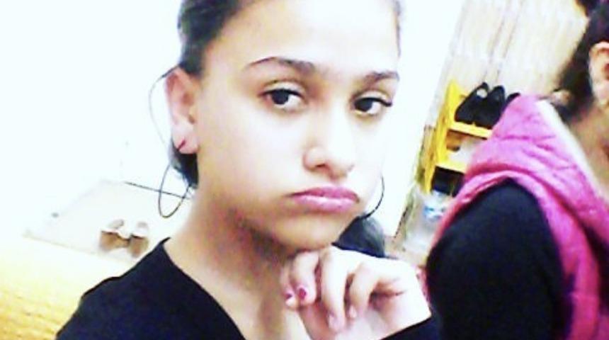 İzmir&rsquo;de dere yatağına devrilen otomobilde &ouml;len iki kardeşin cenazeleri teslim alındı