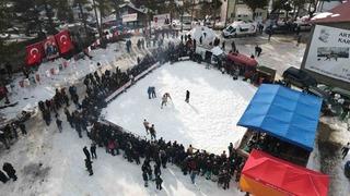 Artvin’de 300 yıllık kar üstü karakucak geleneği yaşatılıyor