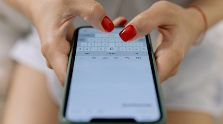 Bankandan kart limitinin tam &uuml;&ccedil; katına &ccedil;ıkarılabileceği hakkında bir bilgilendirme geldi. Limiti kabul eder misin?