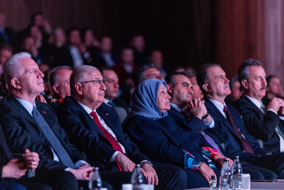 Hayatını  Tam bağımsız T&uuml;rkiye  &uuml;lk&uuml;s&uuml;ne adadı: &Ouml;zdemir Bayraktar ın hayatı belgesel oldu! 4