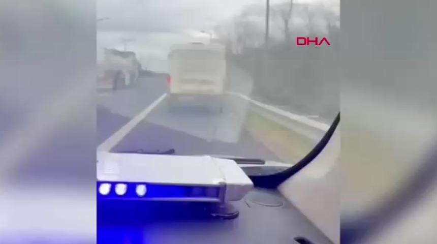 Yer: Sakarya! 20 ka&ccedil;ak g&ouml;&ccedil;men yakalandı