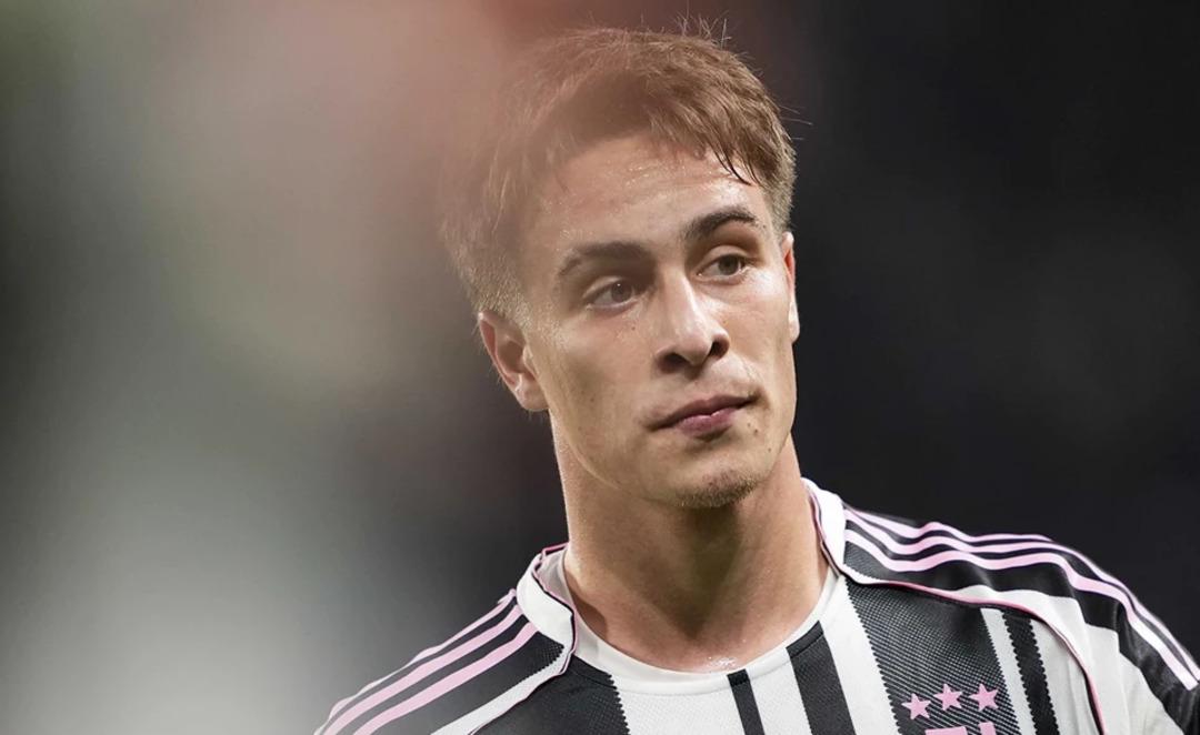 Kenan Yıldız dan tarihe ge&ccedil;ecek imza! Hayatının sonuna kadar &ccedil;uvalla para kazanacak 2