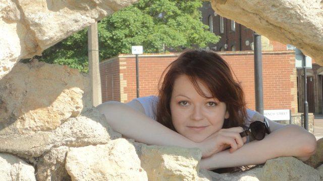 Yulia Skripal, bankta babasının yanında yığılmış halde bulundu.