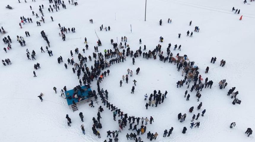 2 bin 400 rakımlı Aydıntepe Yaylası&rsquo;nda kış festivali coşkusu