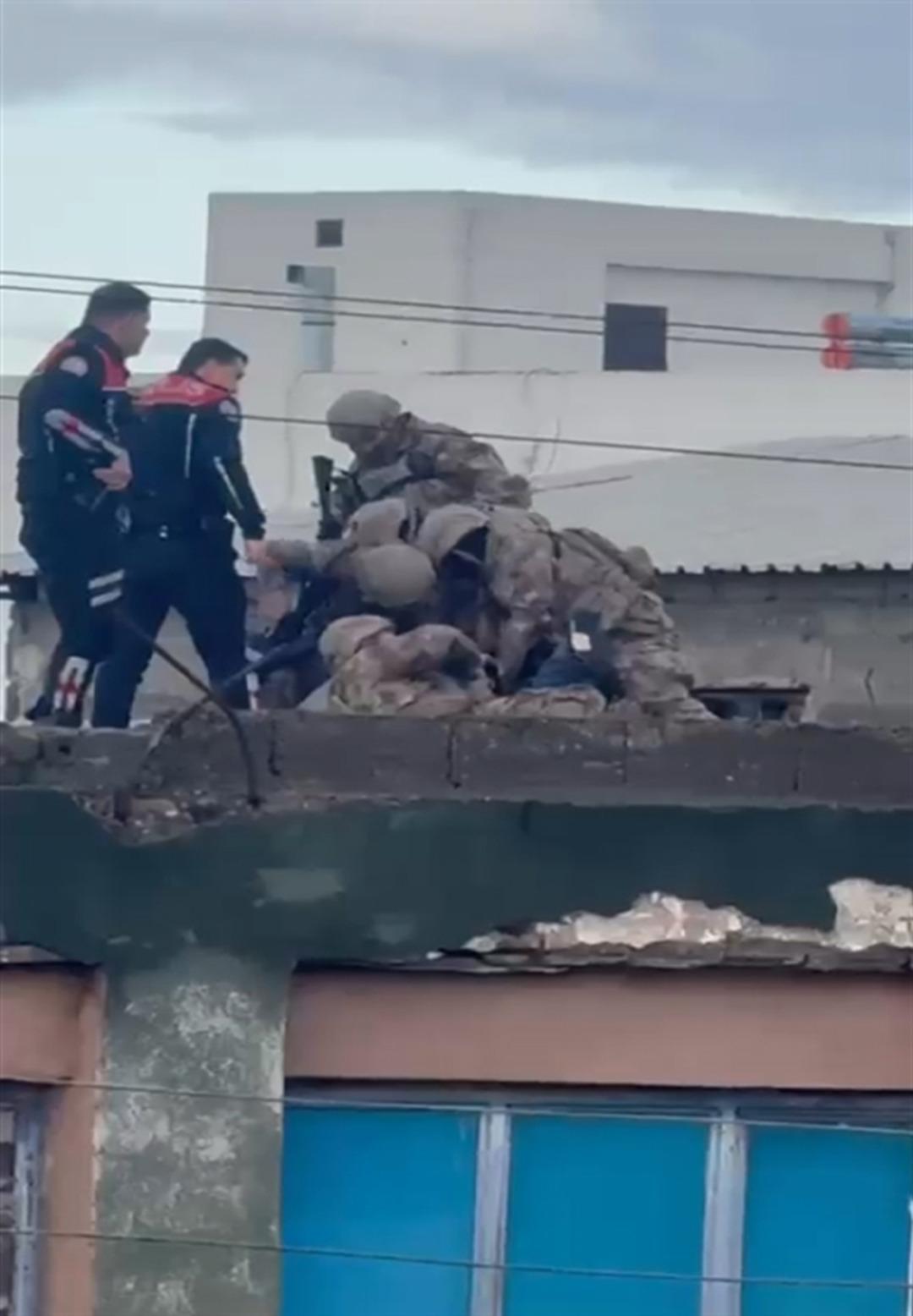 &Ouml;fkeli adam dehşet sa&ccedil;tı! Eski iş yerini bastı, dedikodu yapan 4 arkadaşını yaraladı: &Ccedil;atıda &ouml;zel harekat polislerine direndi 2