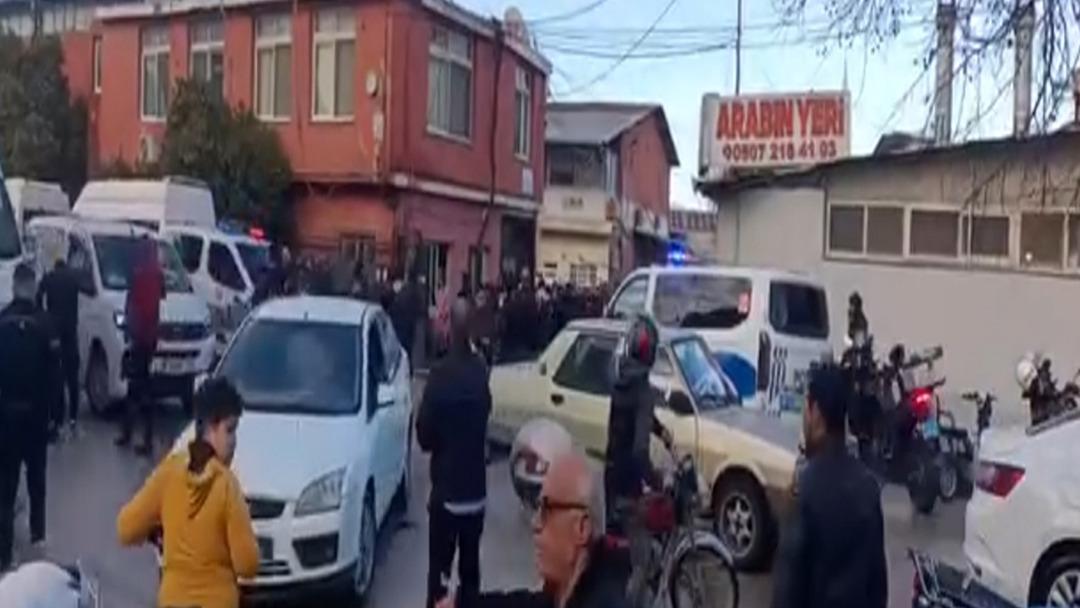 &Ouml;fkeli adam dehşet sa&ccedil;tı! Eski iş yerini bastı, dedikodu yapan 4 arkadaşını yaraladı: &Ccedil;atıda &ouml;zel harekat polislerine direndi 5
