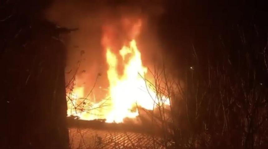 Bursa'da 2 katlı ev alevlere teslim oldu