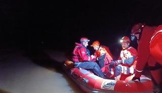 Meri&ccedil; Nehri kıyısında mahsur kalan 2 iş&ccedil;i kurtarıldı