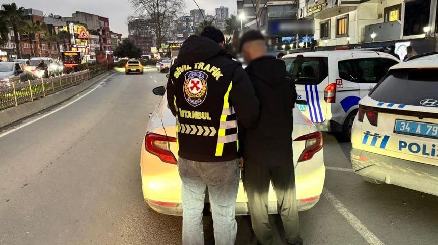 Kağıthane&rsquo;de trafik g&uuml;venliğini tehlikeye d&uuml;ş&uuml;ren s&uuml;r&uuml;c&uuml;ye 83 bin TL ceza