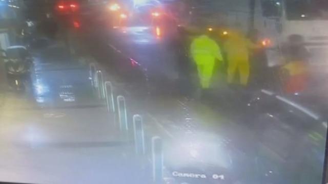 Isırarak kopardığı kulağın par&ccedil;asını su birikintisinde buldular! İzmir de akılalmaz kavga 5