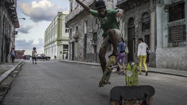 Oteller kapanıyor, &ccedil;alışma saatleri değişiyor! Trump'ın kararı bir &uuml;lkedeki her şeyi değiştirdi