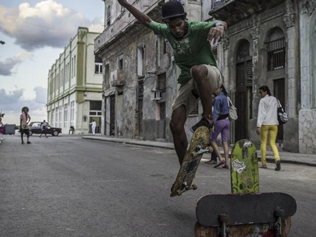 Oteller kapanıyor, &ccedil;alışma saatleri değişiyor! Trump'ın kararı bir &uuml;lkedeki her şeyi değiştirdi