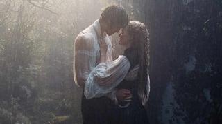 Margot Robbie'den 'Uğultulu Tepeler' itirafı: Her yerde öpüştük