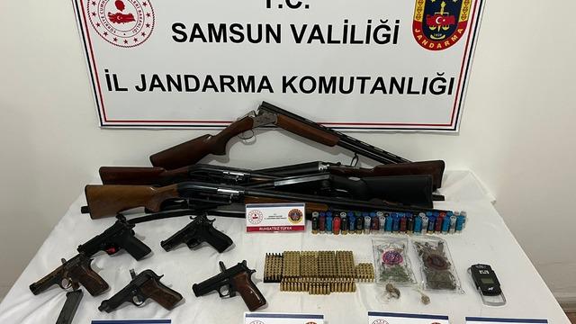 Samsun'da uyuşturucu ve silah kaçakçılığı operasyonu! 3 zanlı yakalandı