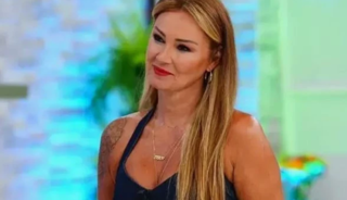 "Ben genelde cenazede başını kapatmayanlardanım" deyip...