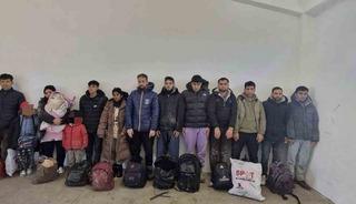 Edirne&rsquo;de 14 d&uuml;zensiz g&ouml;&ccedil;men yakalandı