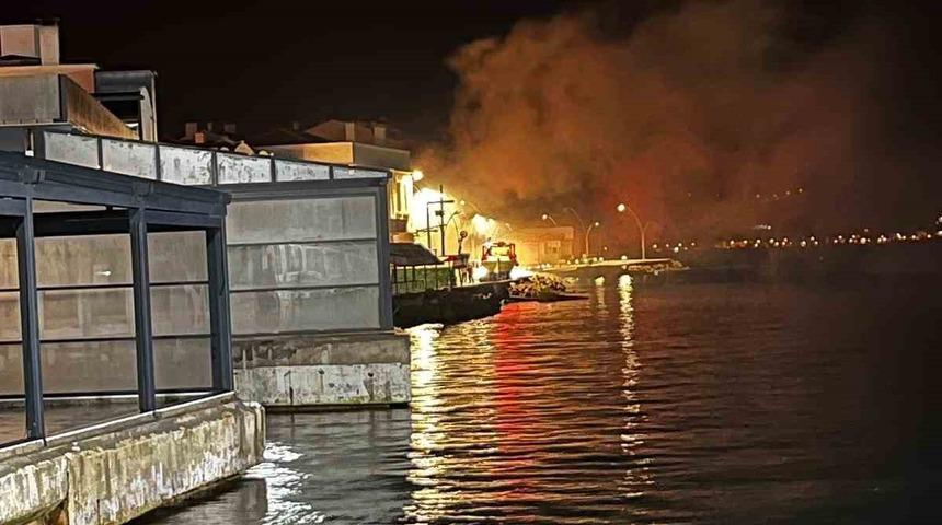 Gelibolu&rsquo;da korkutan yangın