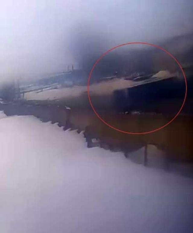 Y&uuml;ksekova&rsquo;da 18 kişinin yaralandığı kazanın g&ouml;r&uuml;nt&uuml;leri ortaya &ccedil;ıktı 3