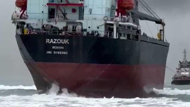 Sarıyer’de karaya oturan gemi kurtarıldı