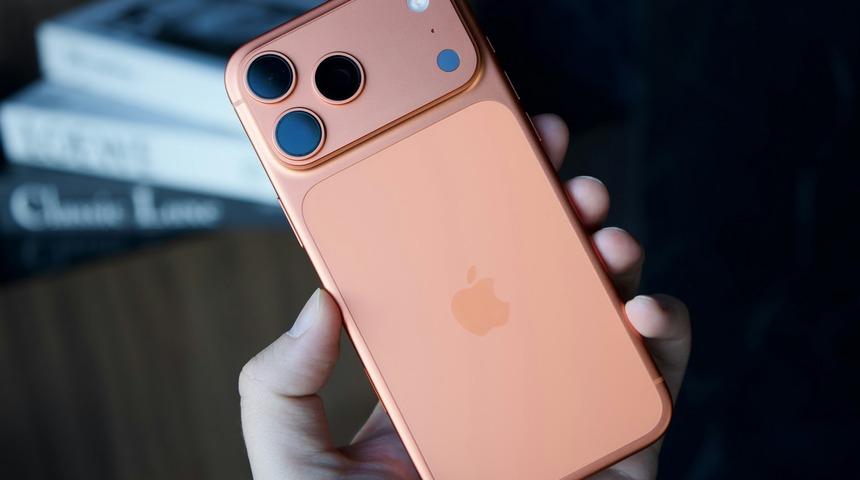 2022'den beri yoktu! iPhone 18 Pro ile geri d&ouml;n&uuml;yor ancak ufak bir farkla