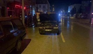 Eskişehir&rsquo;de motor kısmı yanan ara&ccedil; kullanılamaz hale geldi