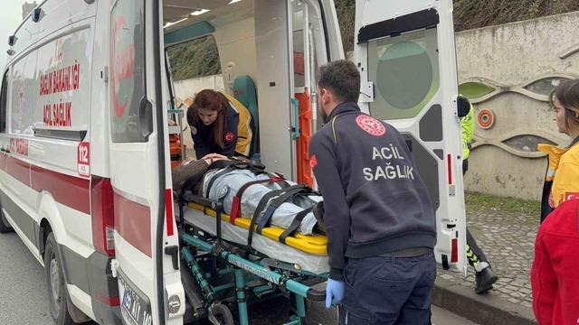 Samsun&rsquo;da motosikletli gen&ccedil; kadın yaralandı 4