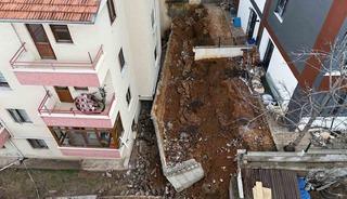 Ankara&rsquo;da istinat duvarı yıkıldı: 5 apartman boşaltıldı