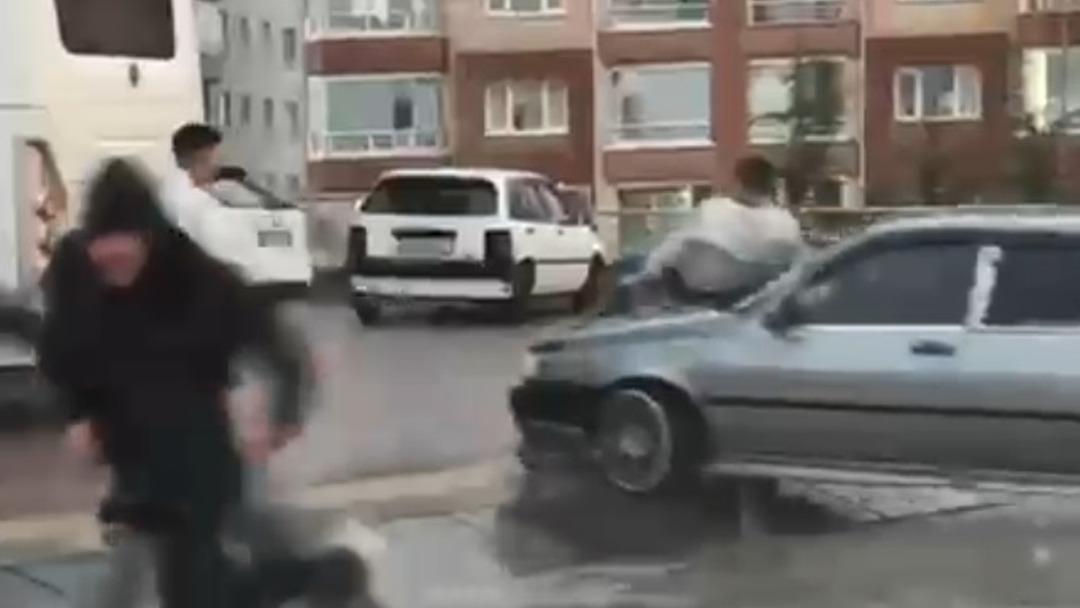 Yer: Ankara! Pompalı t&uuml;fekli kavgada husumetlisine arabayla &ccedil;arptı 2