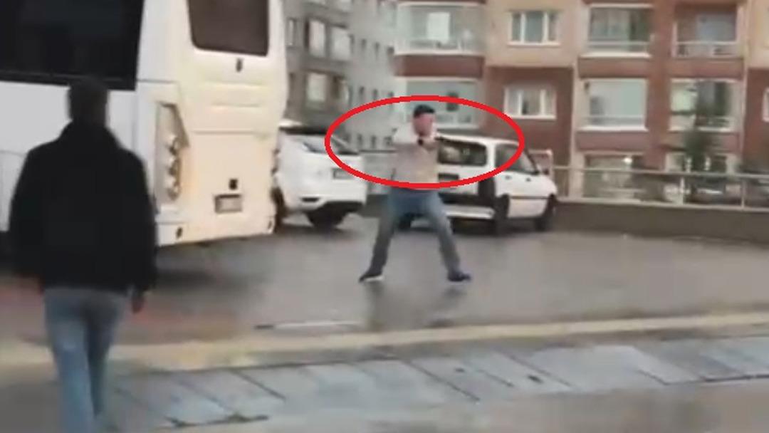 Yer: Ankara! Pompalı t&uuml;fekli kavgada husumetlisine arabayla &ccedil;arptı 3