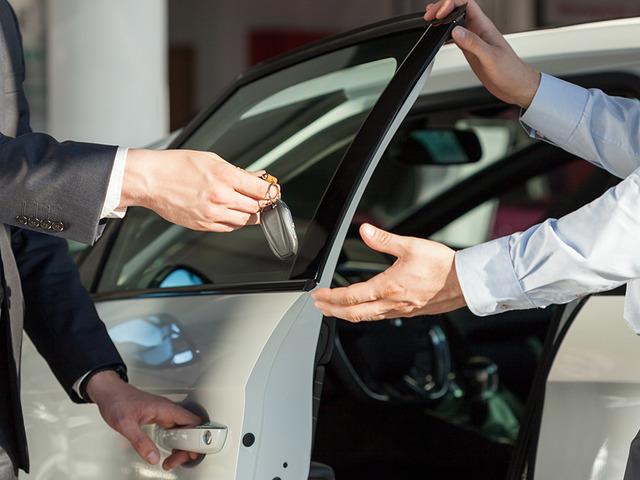 Fiyat ve kampanyalar araba almak isteyenleri harekete ge&ccedil;irdi