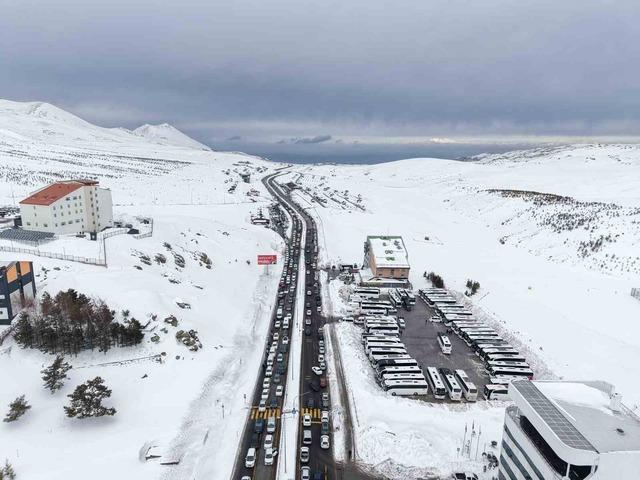 Erciyes&rsquo;te hafta sonu yoğunluğu 11