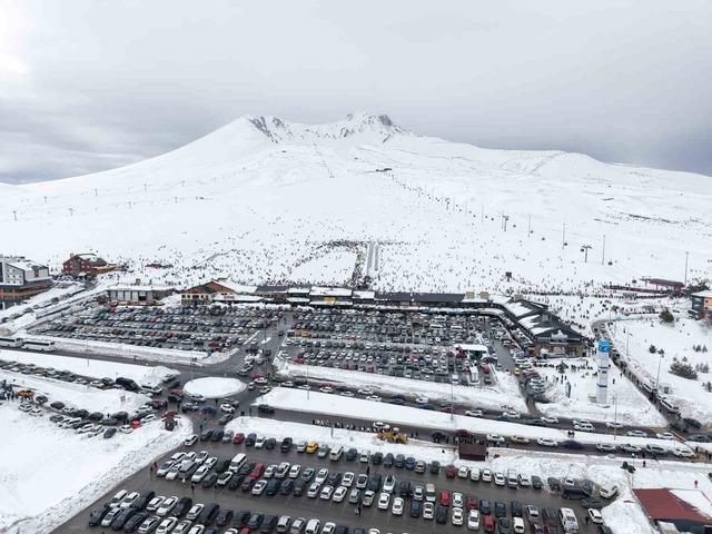 Erciyes&rsquo;te hafta sonu yoğunluğu 4