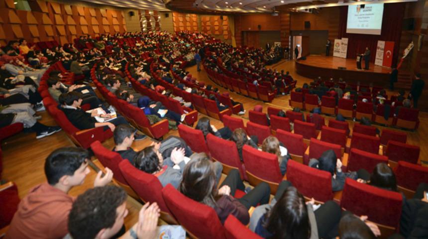 &Ouml;ğretmen etkinliğinde skandal s&ouml;zler: Ahl&acirc;k dayakla &ouml;ğretilir!