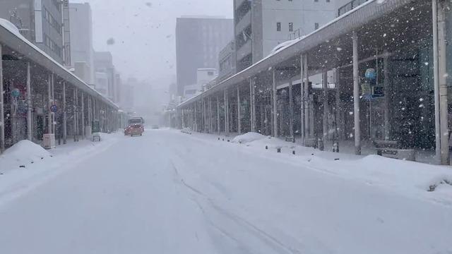 Hava durumu sebebiyle 45 kişi hayatını kaybetti, yüzlerce insan yaralandı!