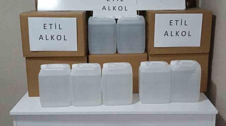 Bursa&rsquo;da sahte alkol operasyonu: 135 litre etil alkol ele ge&ccedil;irildi