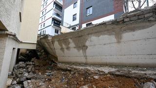 İstinat duvarı çöktü, 5 apartman tahliye edildi
