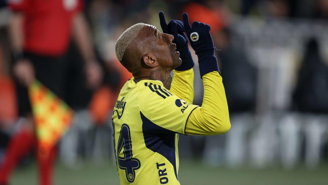 Fenerbah&ccedil;e de Talisca ile mutlu son! Yeni s&ouml;zleşmesi bile belli oldu 5