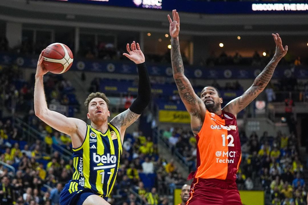 Nefes kesen derbide zafer Fenerbah&ccedil;e Beko nun! Galatasaray ı son saniyede yıktı 1