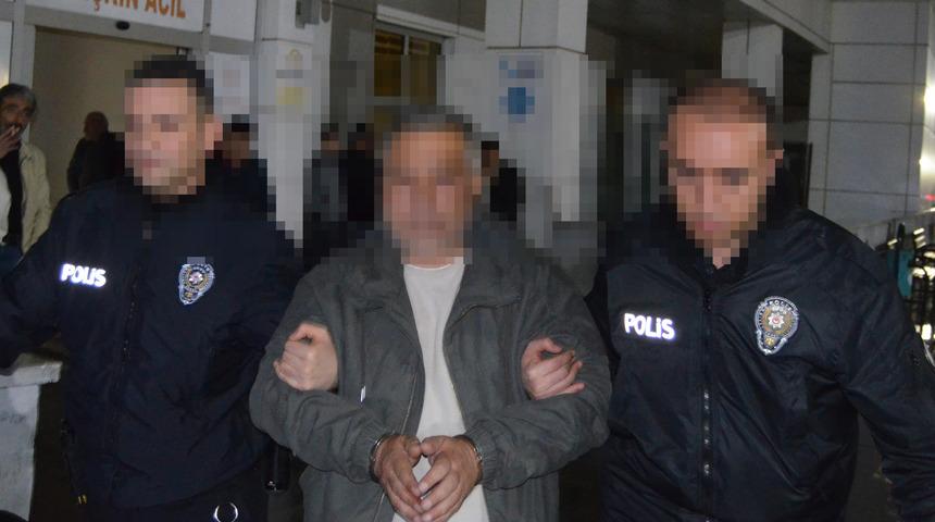 Trafikte &ccedil;ıkan kavga &ccedil;ifte cinayetle bitti! Aracı &ccedil;amura saplanınca yakalandı