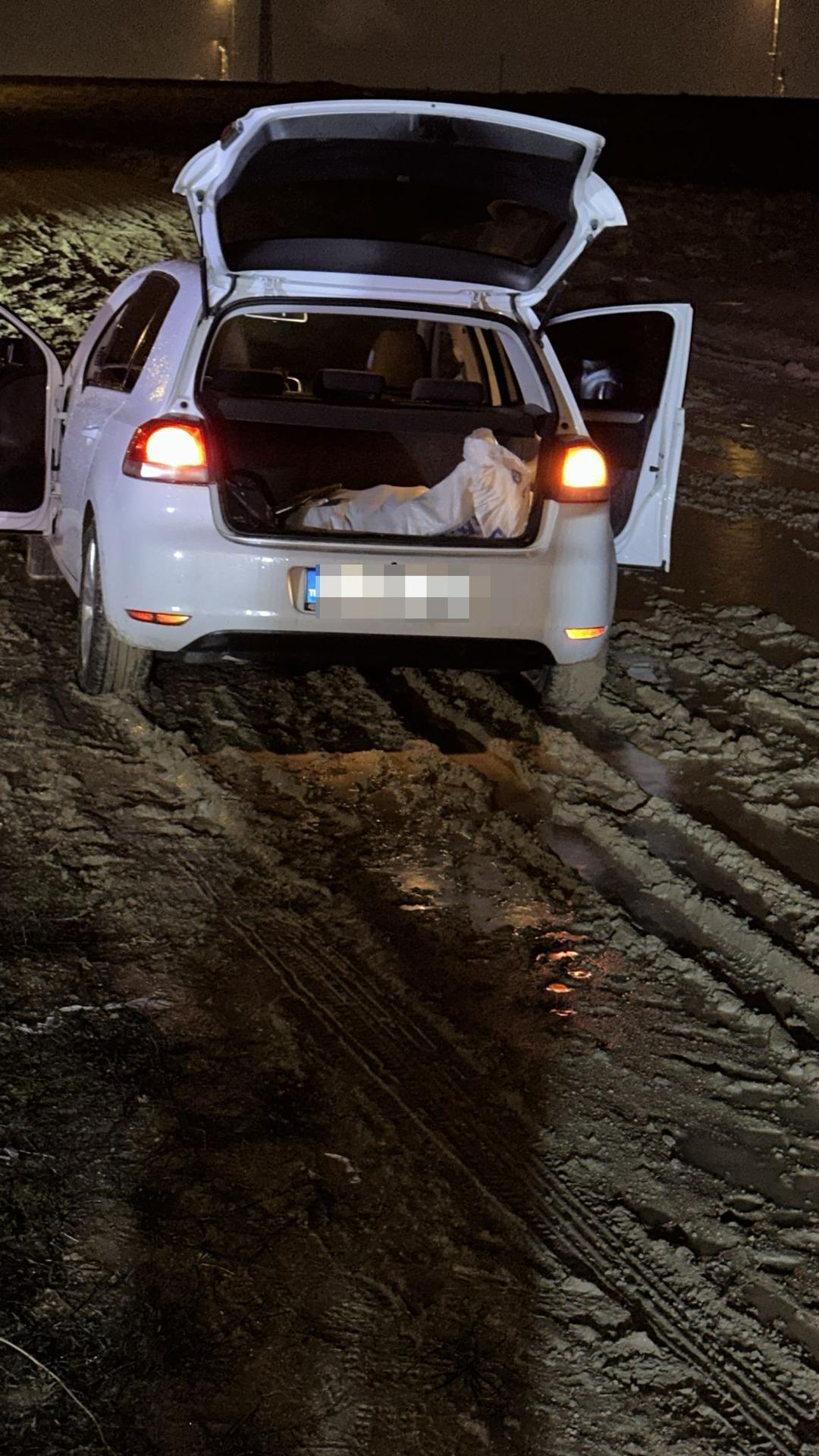 Trafikte &ccedil;ıkan kavga &ccedil;ifte cinayetle bitti! Aracı &ccedil;amura saplanınca yakalandı 2