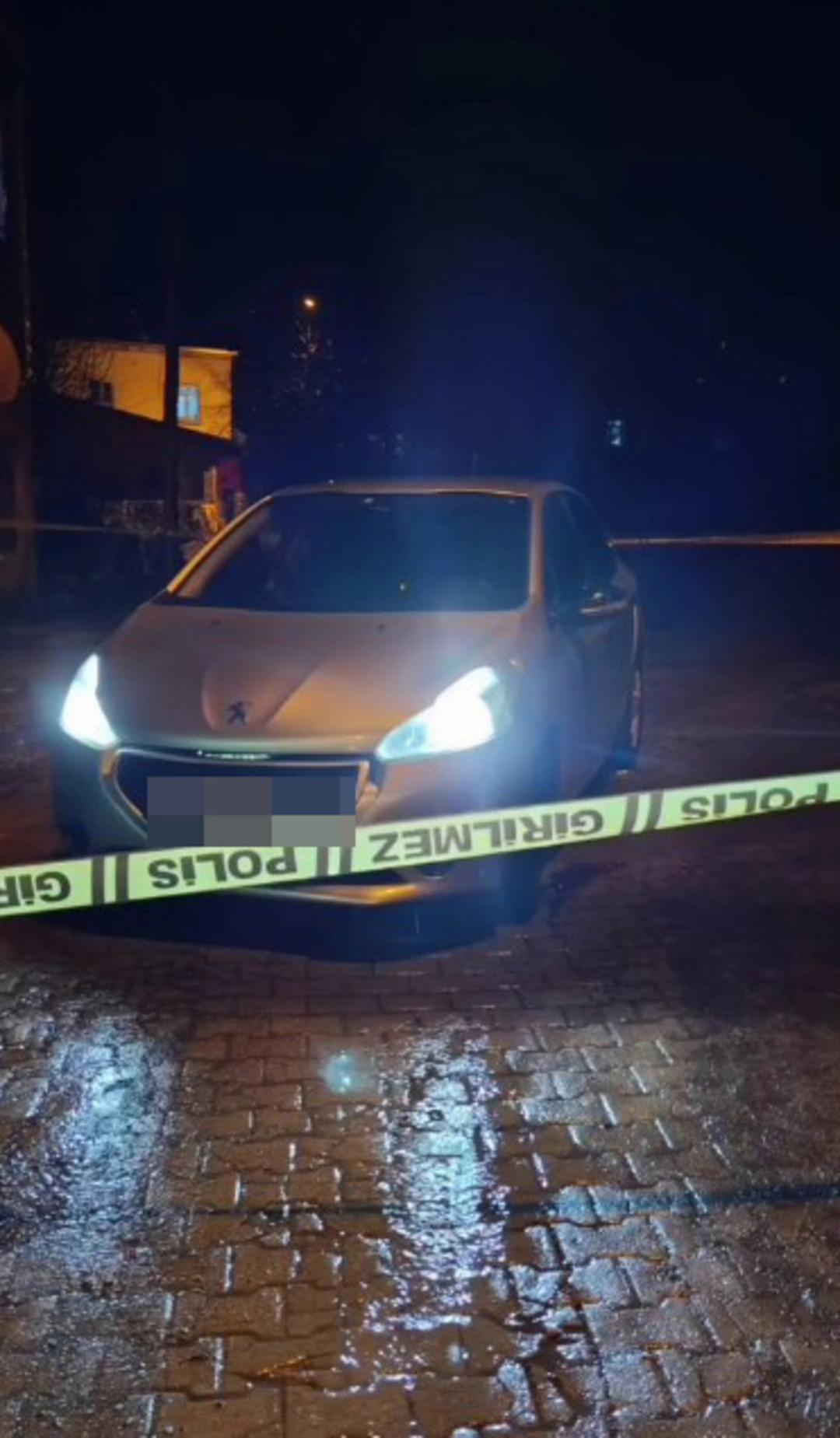 Trafikte &ccedil;ıkan kavga &ccedil;ifte cinayetle bitti! Aracı &ccedil;amura saplanınca yakalandı 1