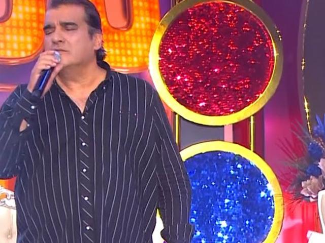 &Uuml;nl&uuml; şarkıcıdan &uuml;zen haber geldi! 