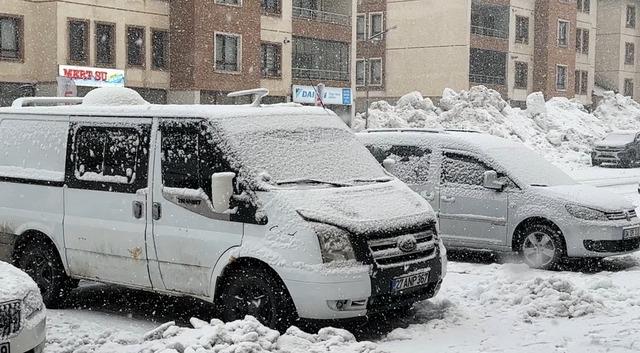 Y&uuml;ksekova&rsquo;da kar yağışı etkili oldu 8