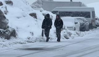 Y&uuml;ksekova&rsquo;da kar yağışı etkili oldu