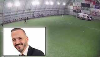 Evli ve 2 &ccedil;ocuk babası &ouml;ğretmenin halı sahadaki &ouml;l&uuml;m anı kamerada